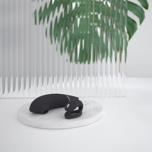 Womanizer X We-Vibe Lust & Luxury Collection – Black - Image 4
