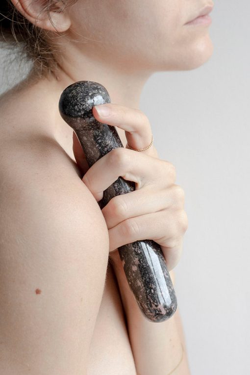Chakrubs Anahata Curve Rhodonite Wand - Image 8